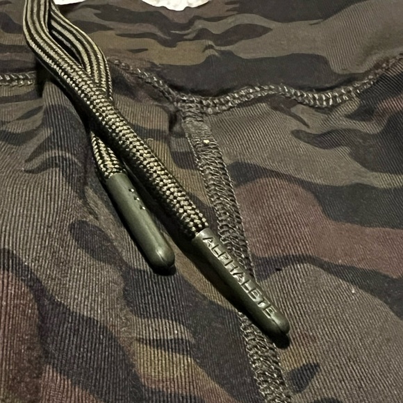 Alphalete Camo Joggers Size Small - Picture 2 of 3